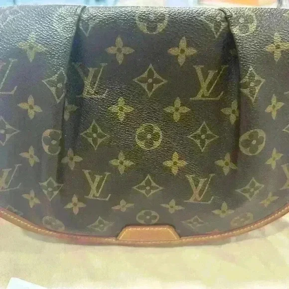 Louis Vuitton Monogram Menilmontant PM Shoulder Crossbody Bag - Picture 4 of 16